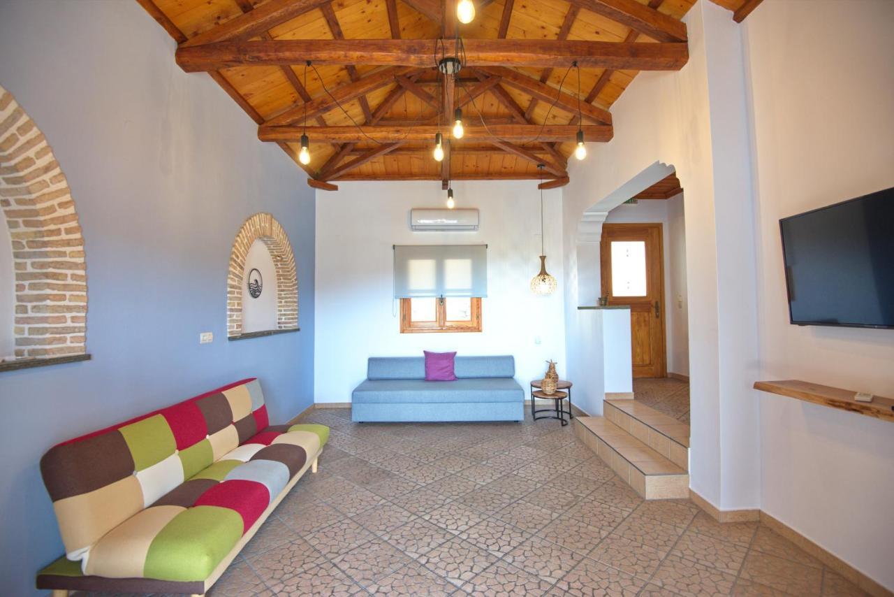 Villa Petrino à Patitírion Extérieur photo